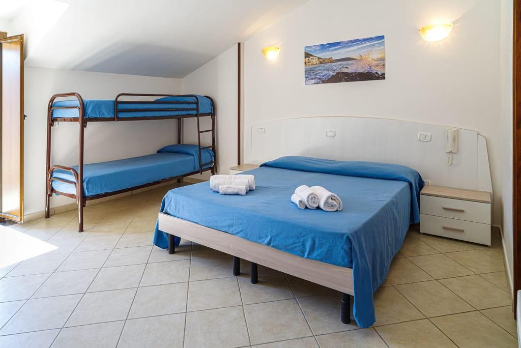 Camera con balcone dell'Hotel La Marina a Santa Maria di Castellabate