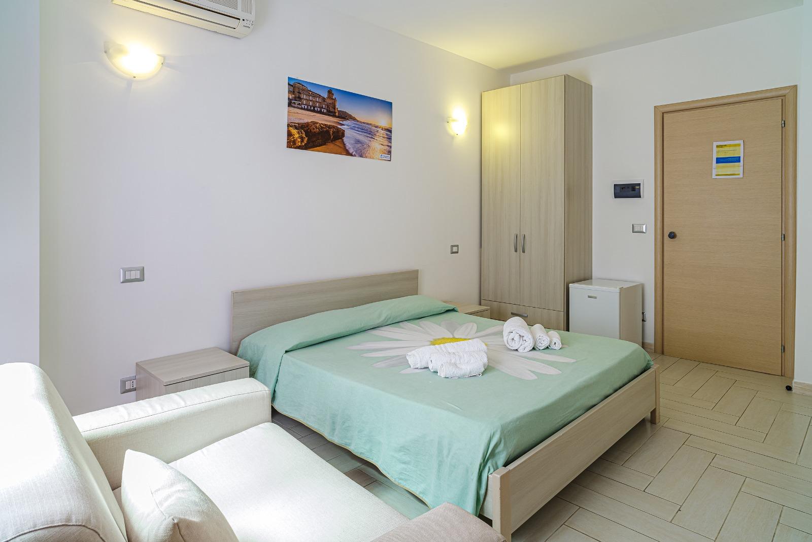 Terrazza dell'Hotel La Marina con vista sul mare del Cilento